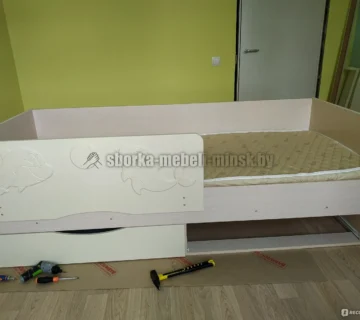 Сборка детской кроватки 10